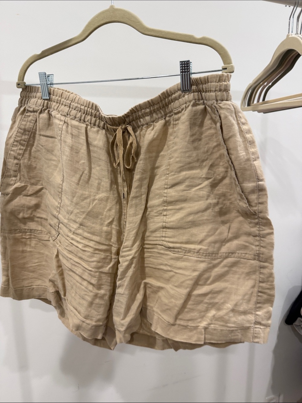Lauren Ralph Lauren Elastic Waist Linen-Blend Shorts in Beige